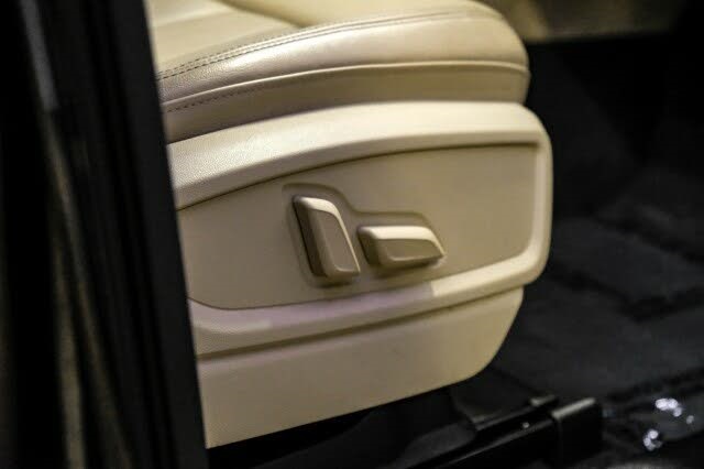 Vehicle image 33 of 57