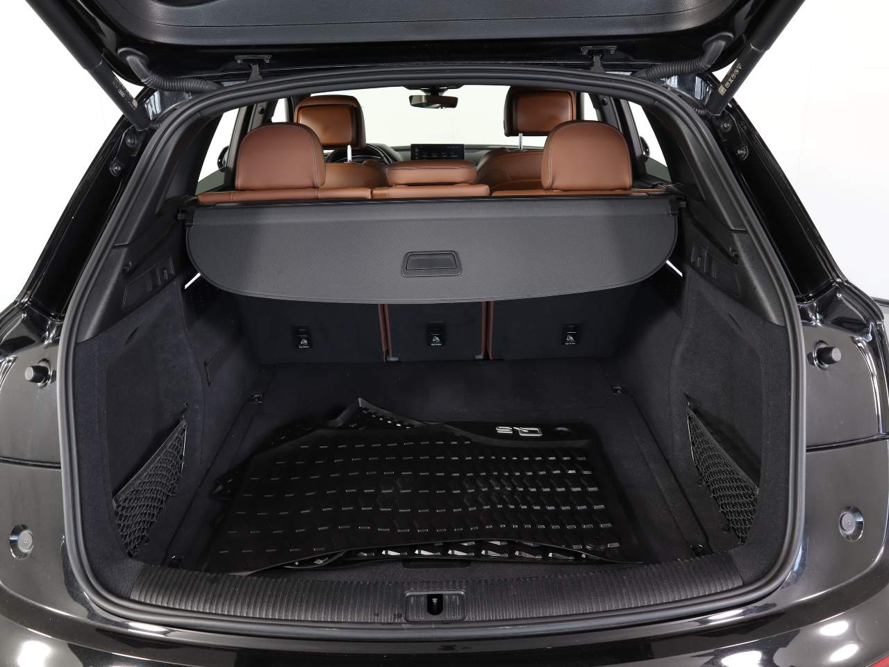 Vehicle image 9 of 18