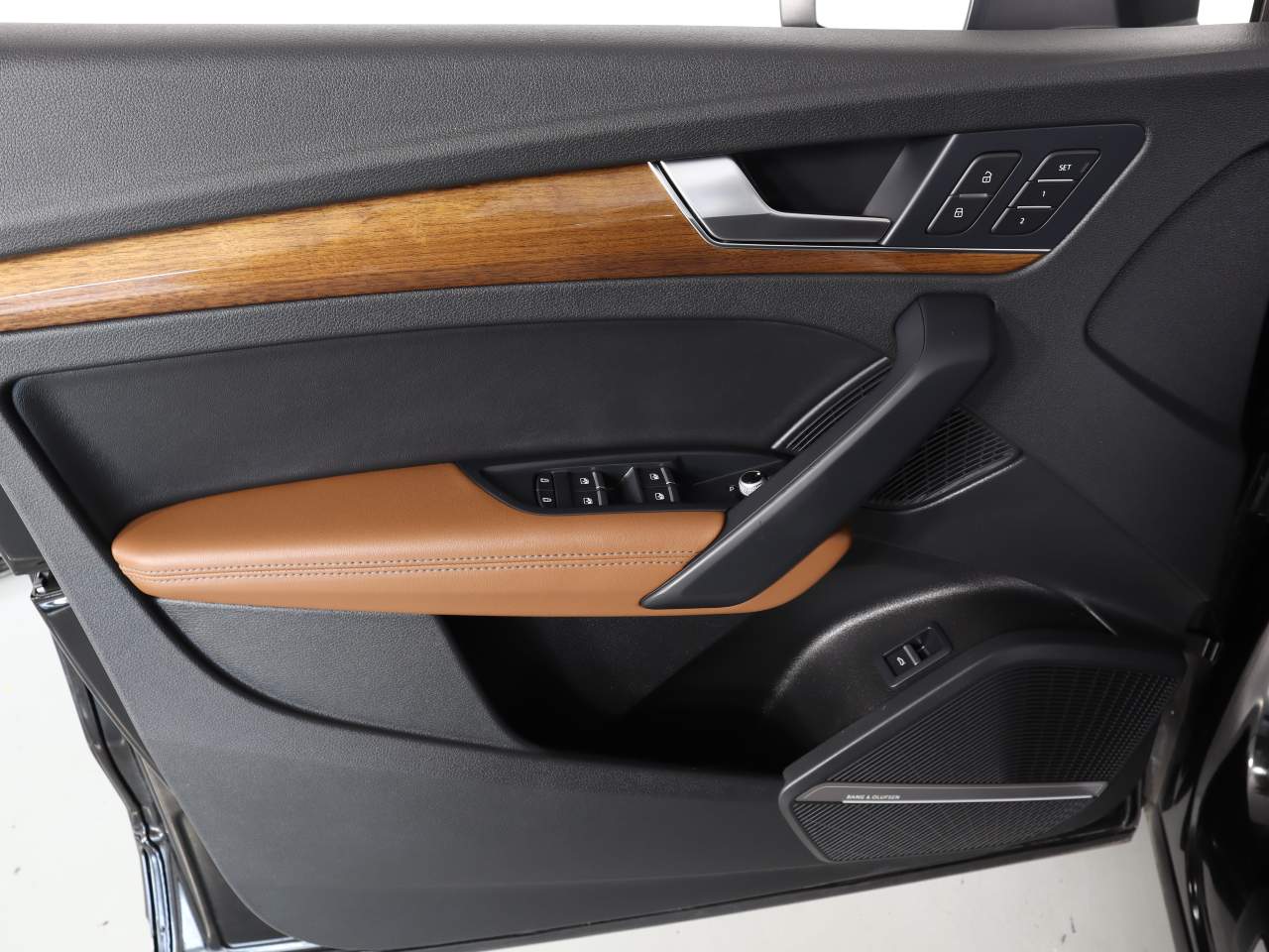 Vehicle image 18 of 18