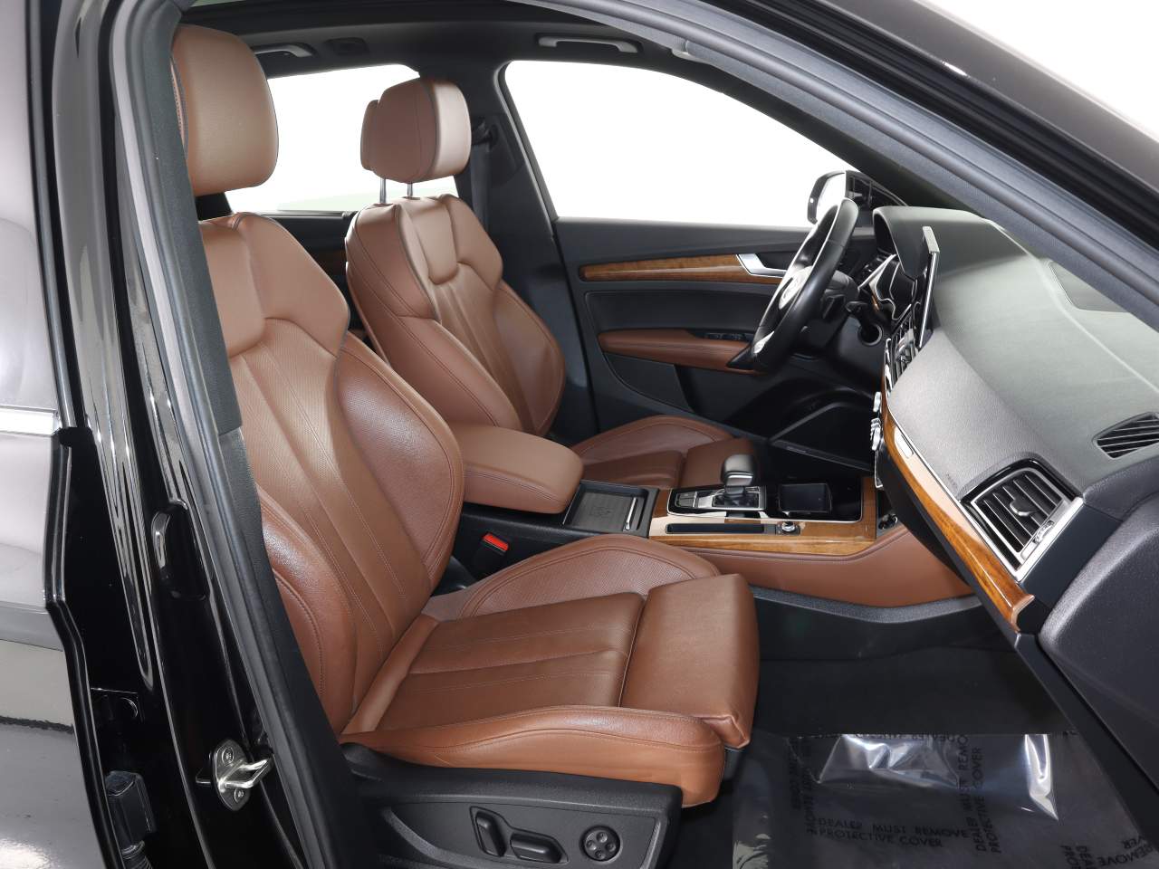 Vehicle image 10 of 18