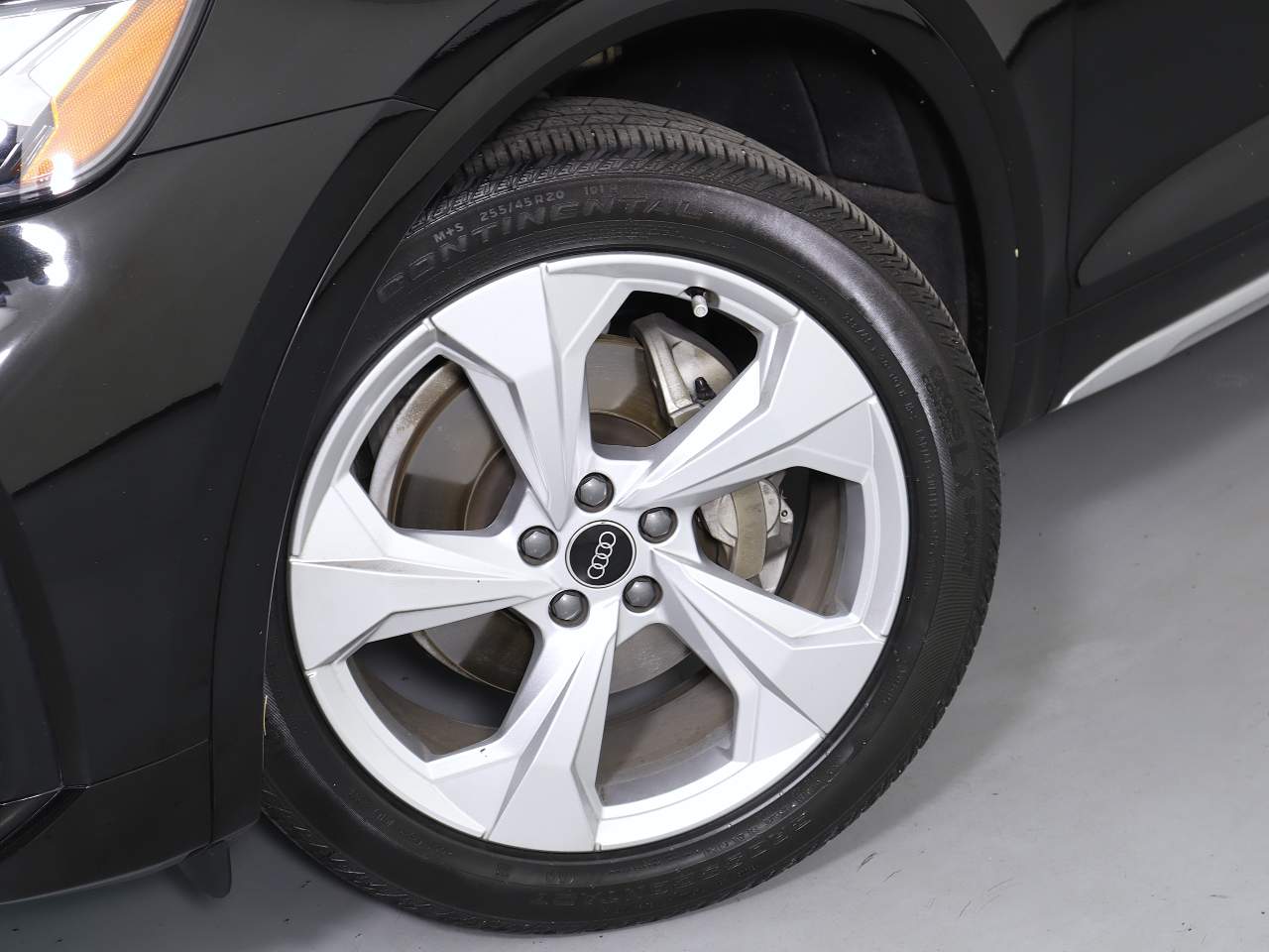 Vehicle image 8 of 18