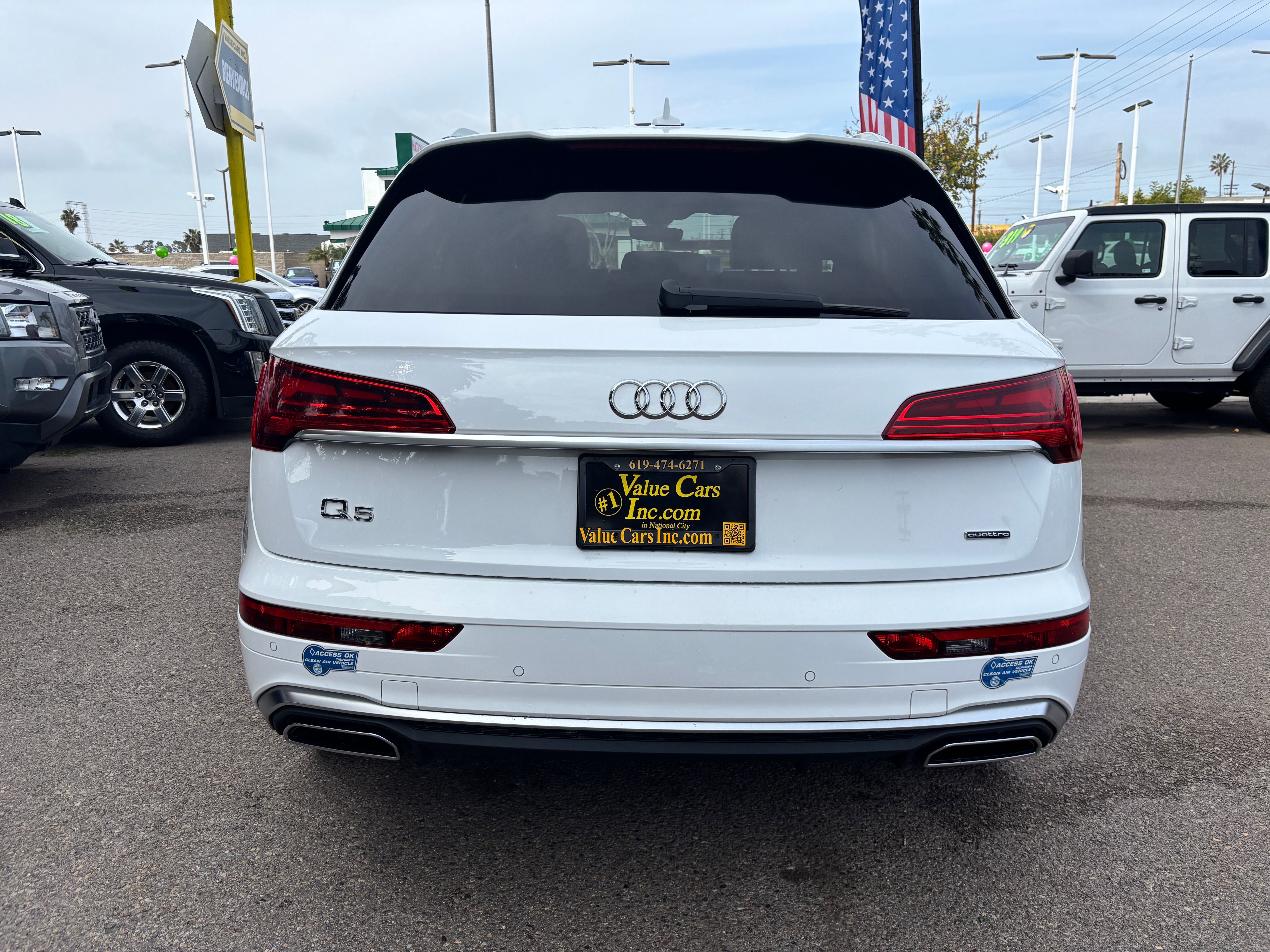 Vehicle image 4 of 29