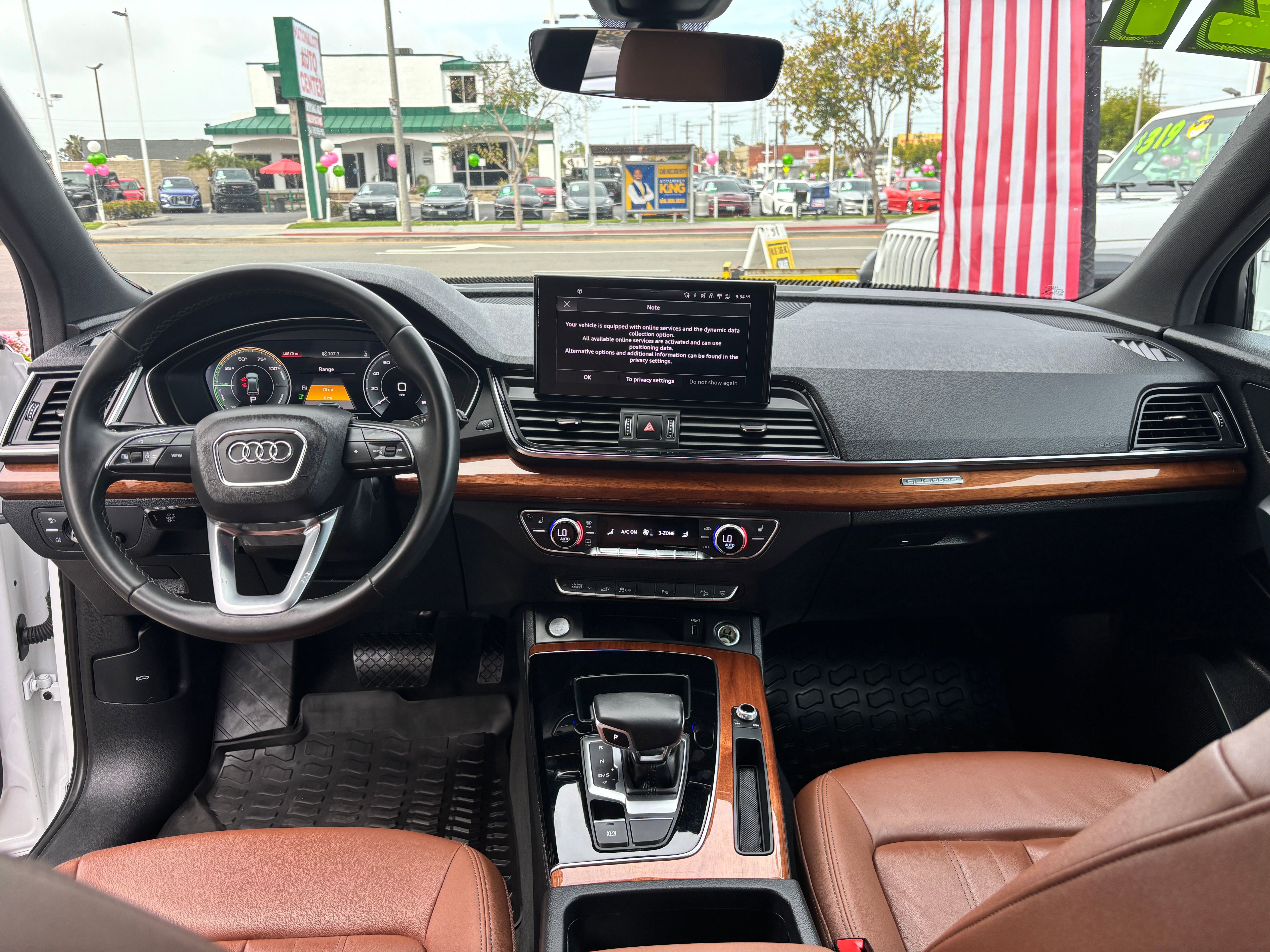 Vehicle image 21 of 29
