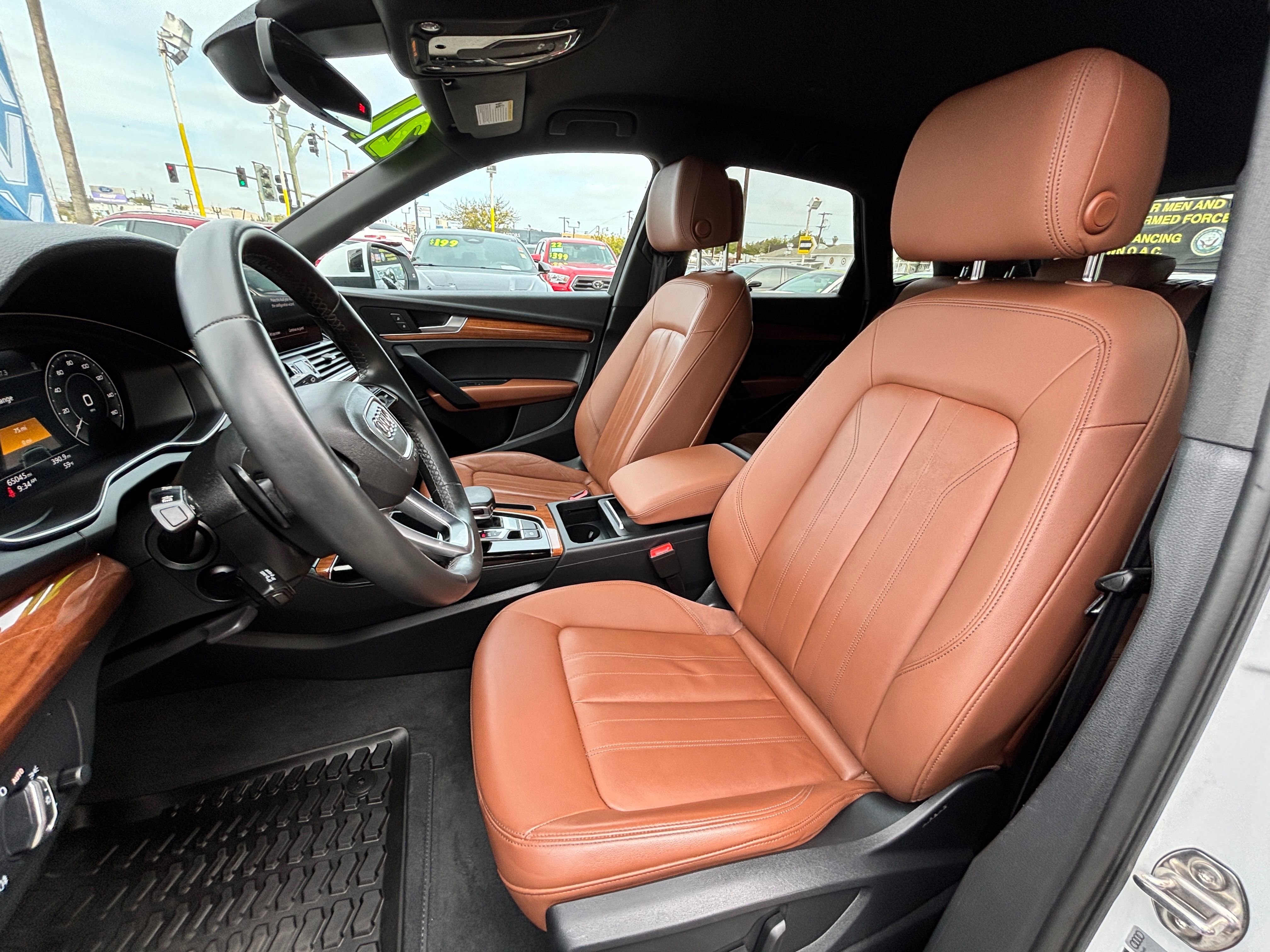 Vehicle image 18 of 29