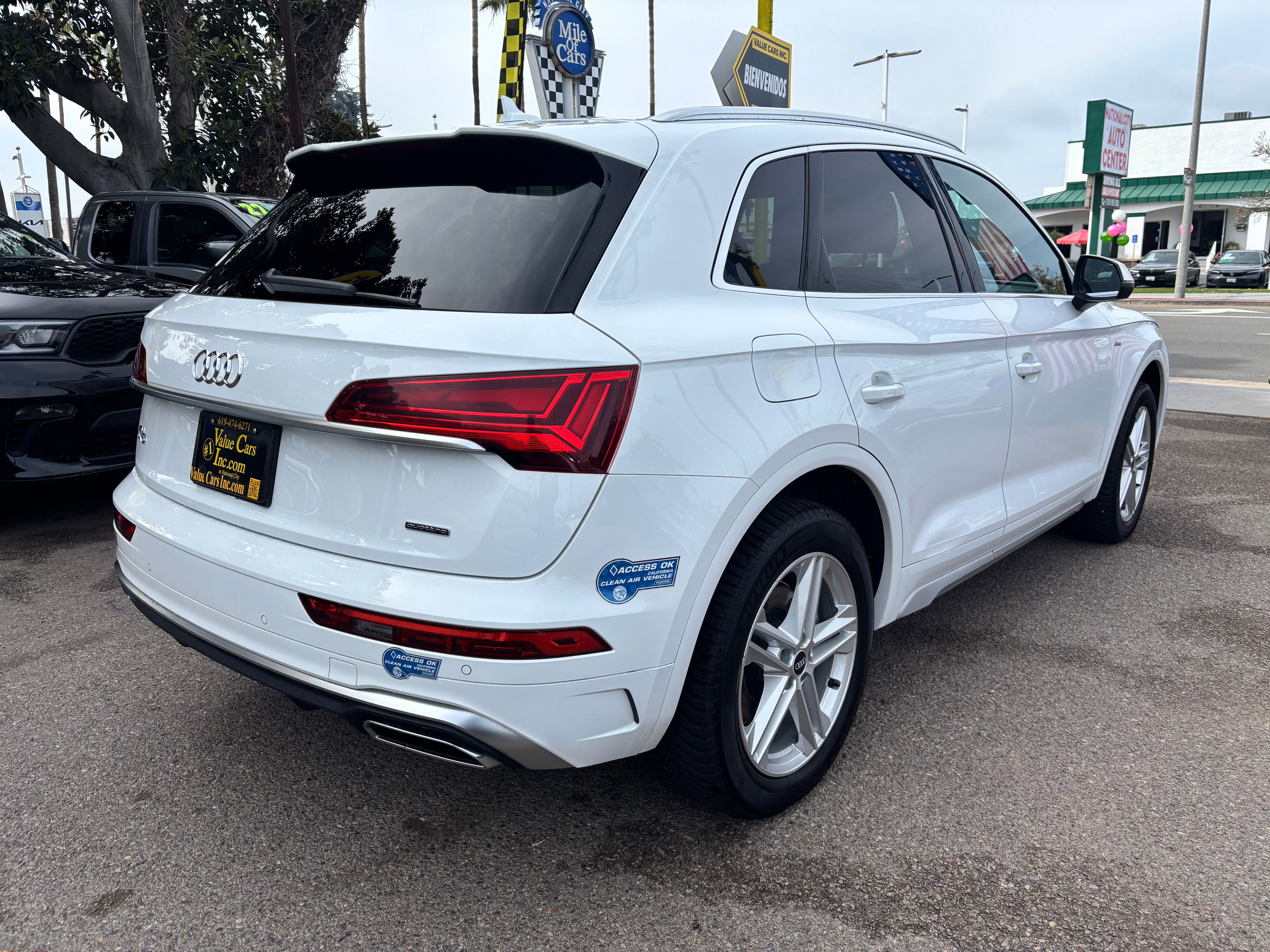 Vehicle image 3 of 29
