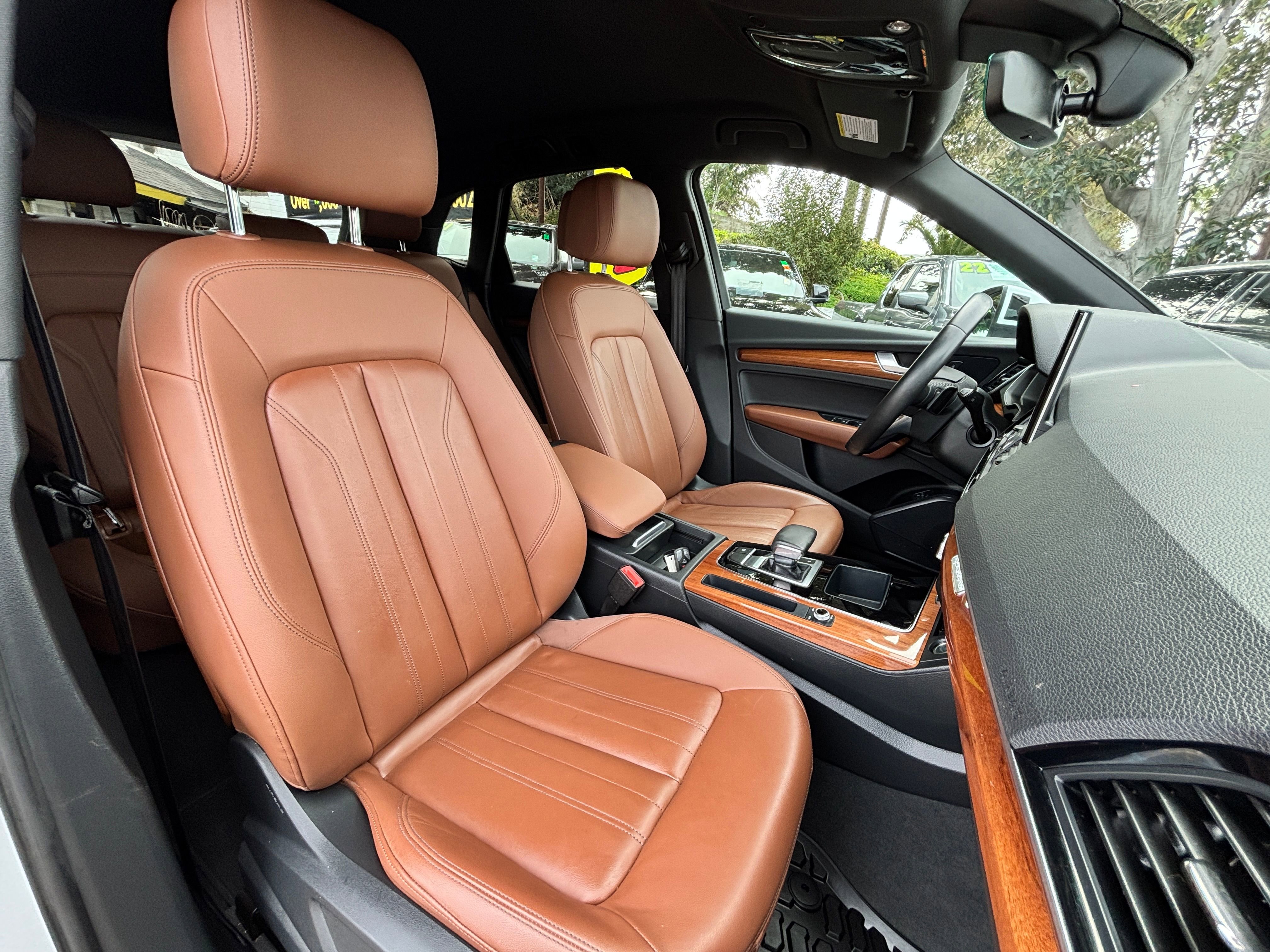 Vehicle image 17 of 29