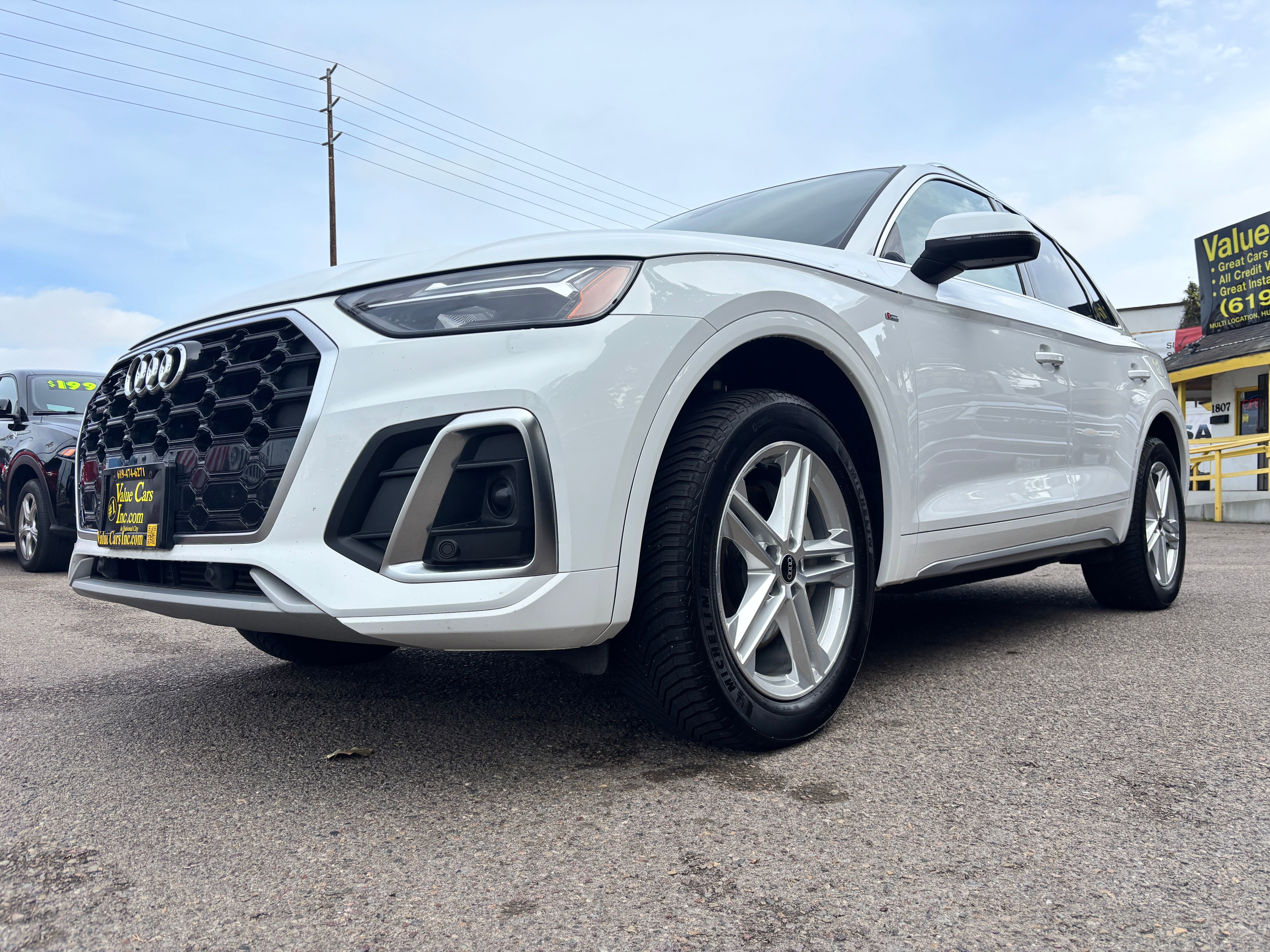 Vehicle image 8 of 29