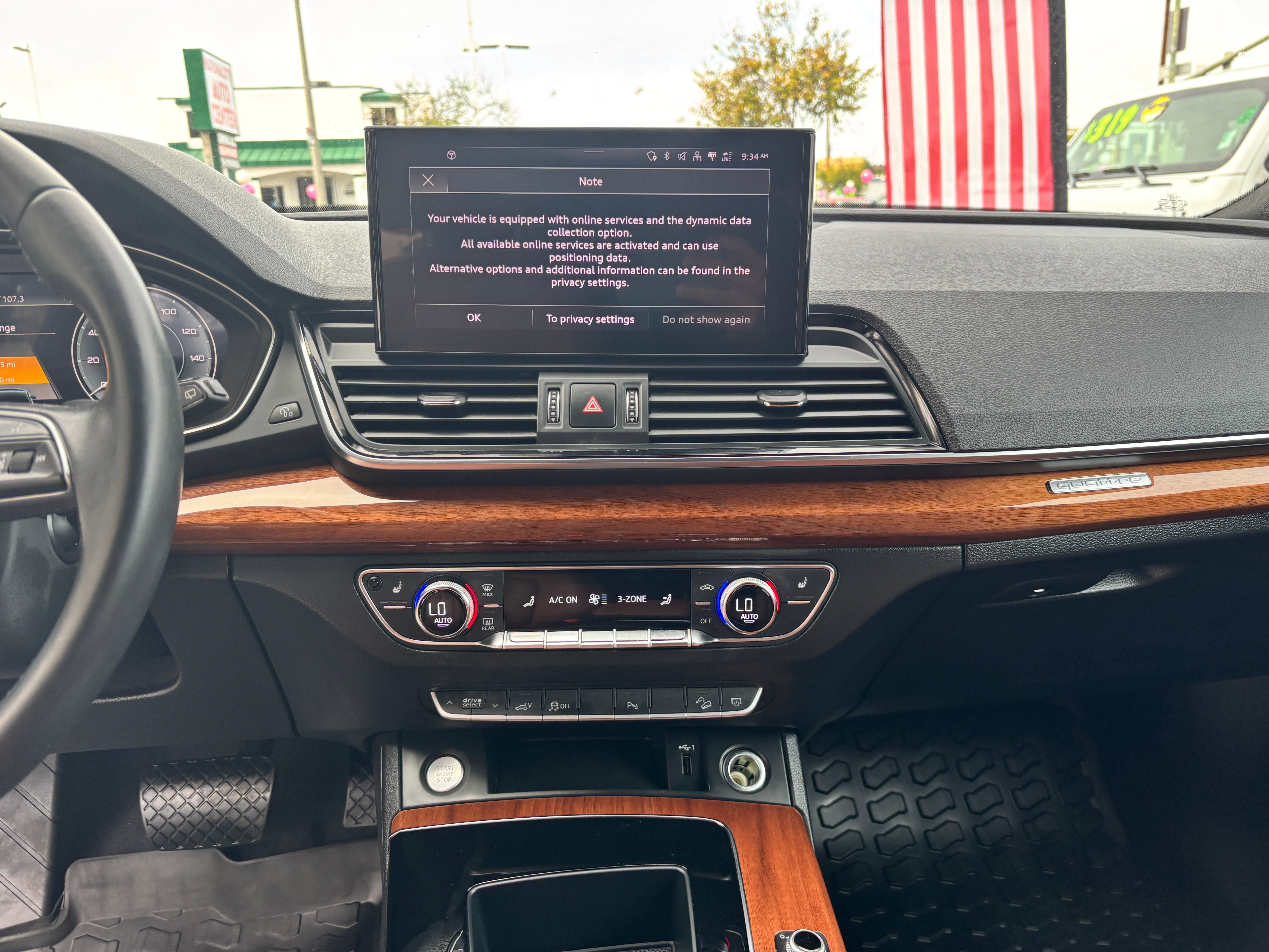 Vehicle image 24 of 29