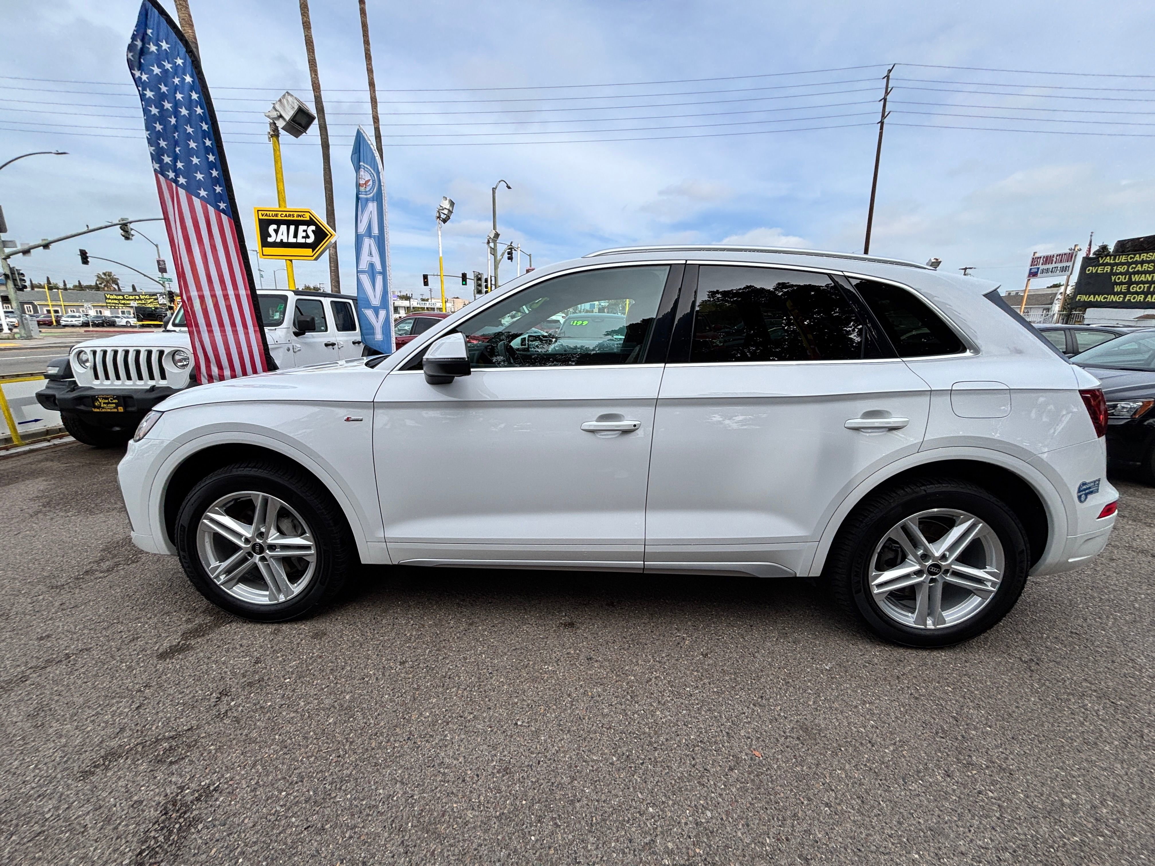 Vehicle image 2 of 29