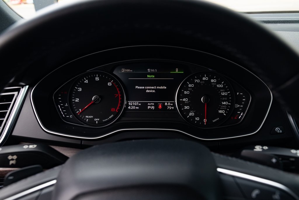 Vehicle image 22 of 28