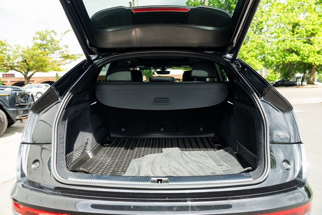 Vehicle image 8 of 28