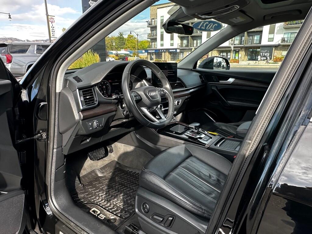 Vehicle image 16 of 39