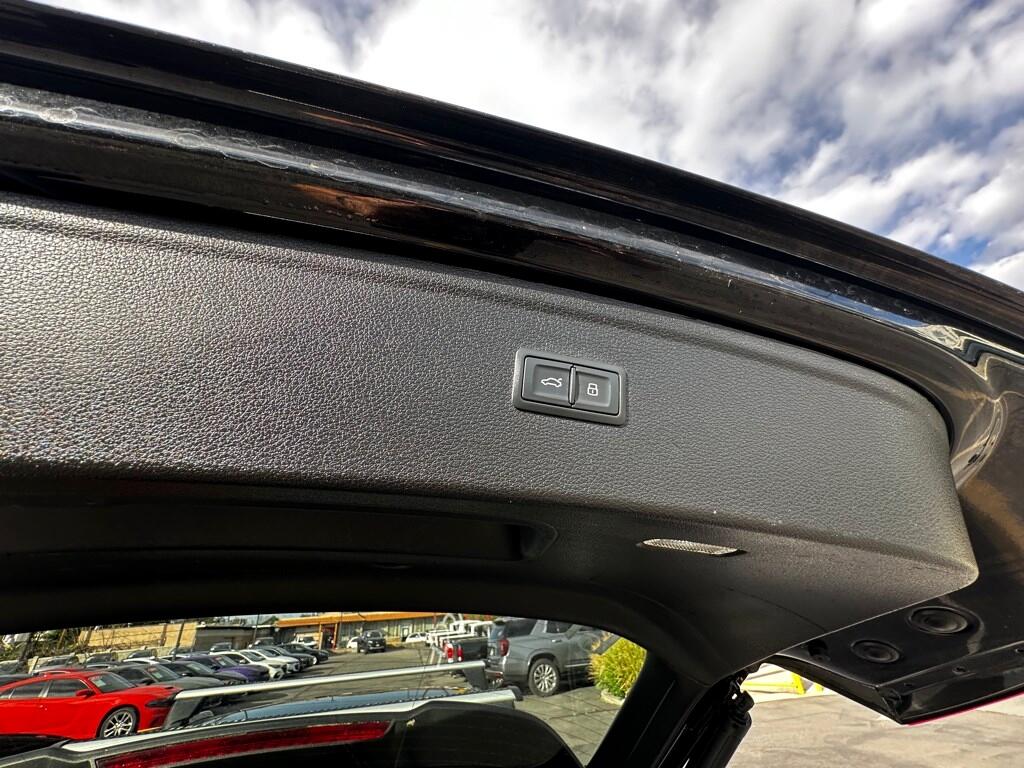 Vehicle image 25 of 39