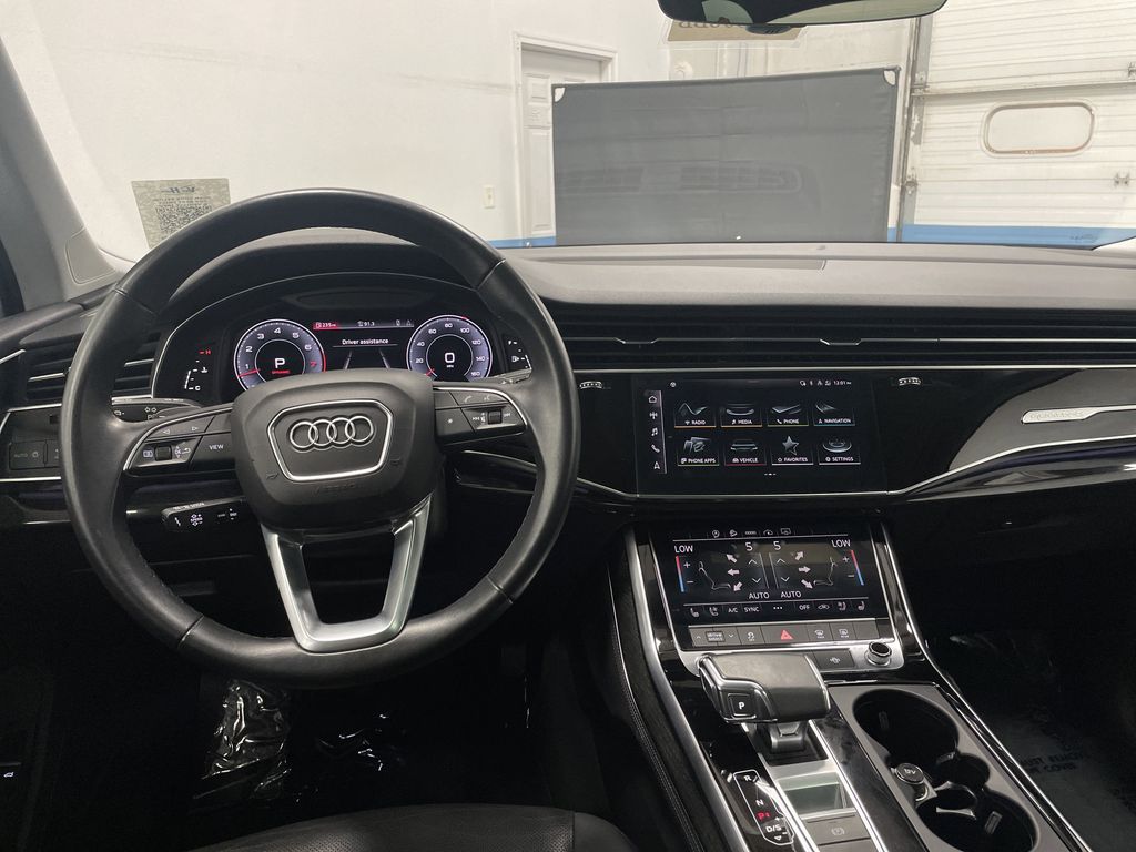 Vehicle image 19 of 46
