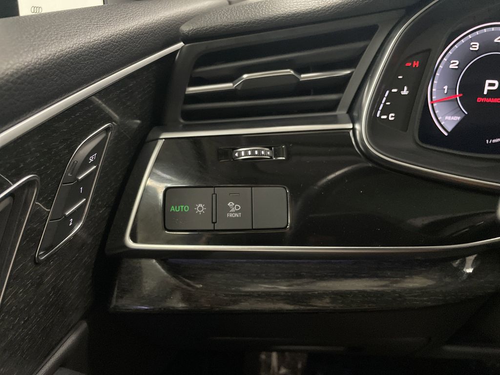 Vehicle image 40 of 46