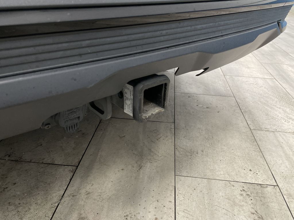 Vehicle image 38 of 46