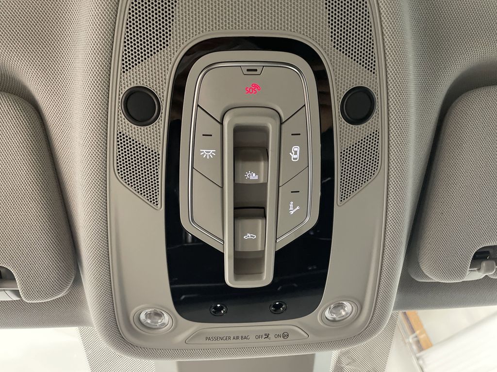 Vehicle image 43 of 46