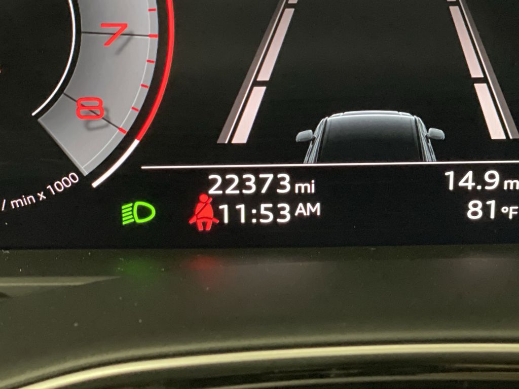 Vehicle image 21 of 46