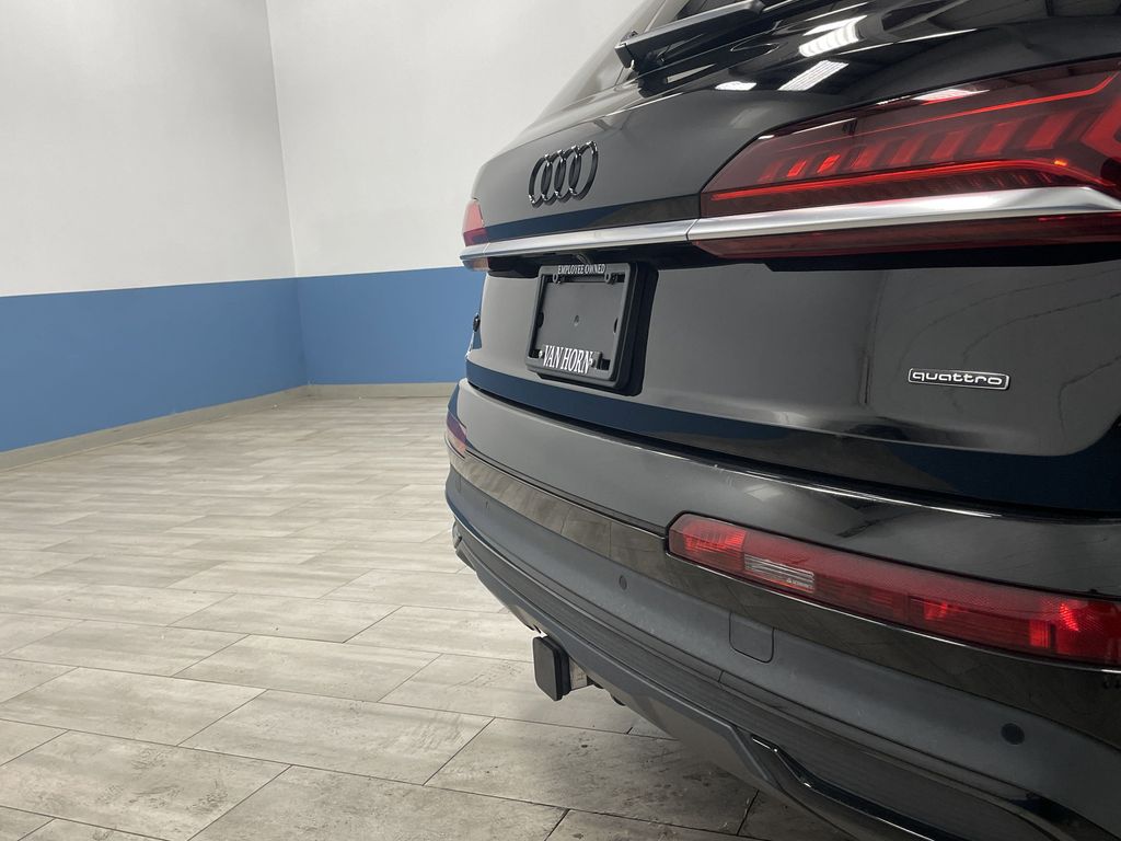 Vehicle image 5 of 46