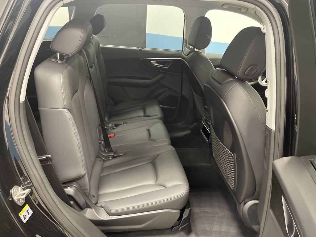 Vehicle image 15 of 46