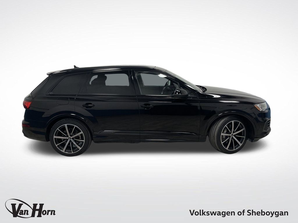 Vehicle image 4 of 46