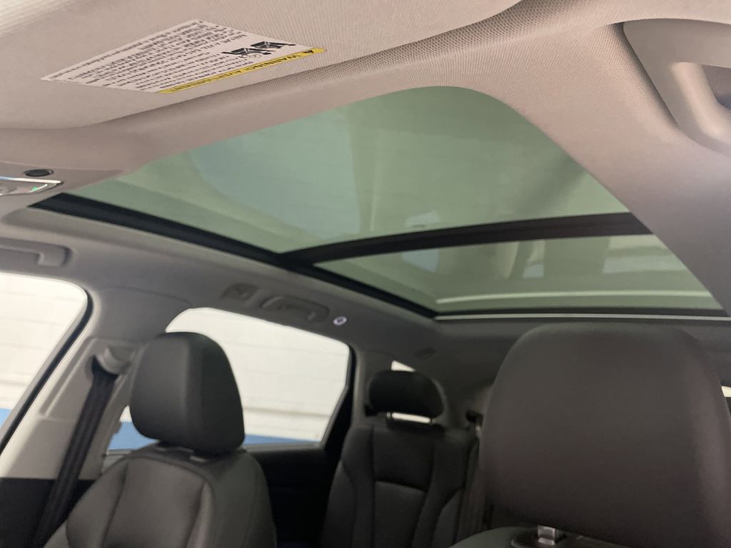 Vehicle image 20 of 46