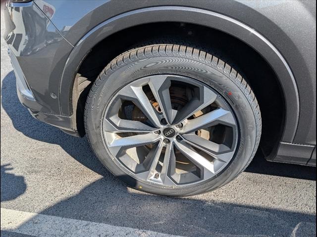 Vehicle image 5 of 24
