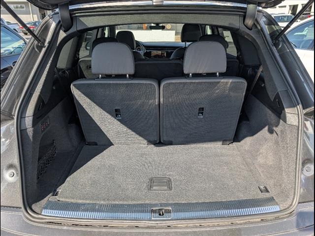 Vehicle image 20 of 24