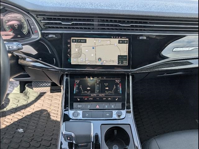 Vehicle image 10 of 24