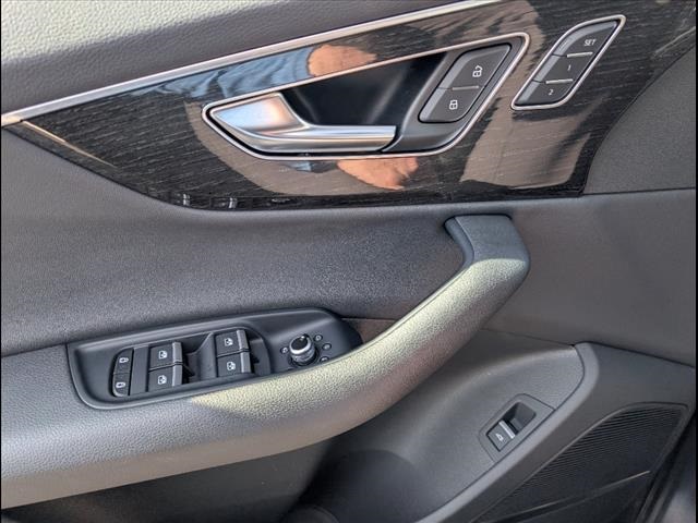 Vehicle image 16 of 24