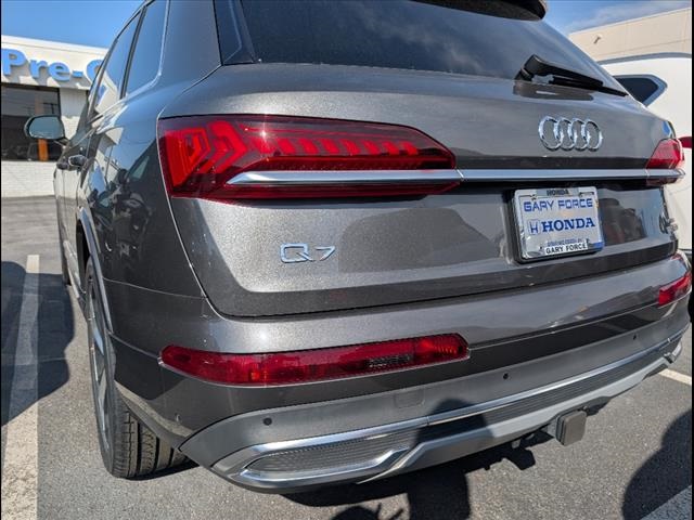 Vehicle image 19 of 24