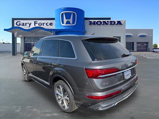Vehicle image 4 of 24