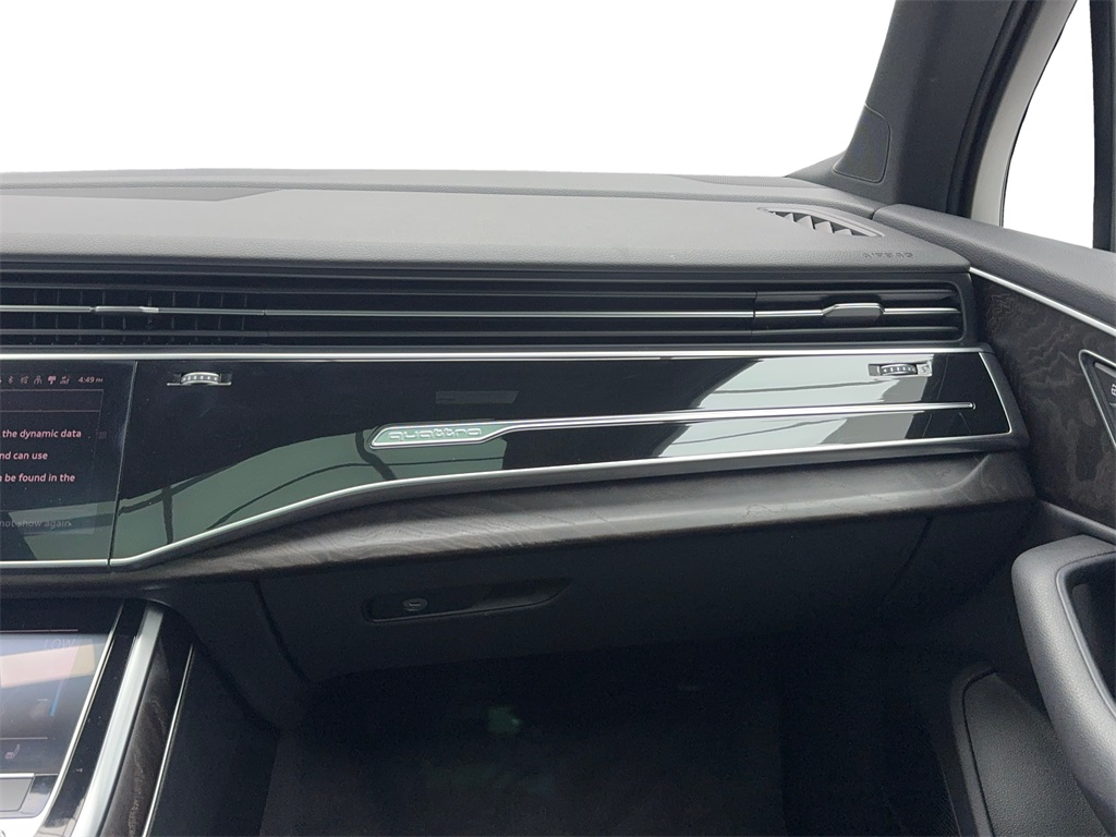 Vehicle image 21 of 57