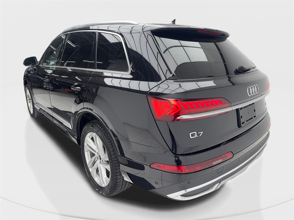 Vehicle image 7 of 57