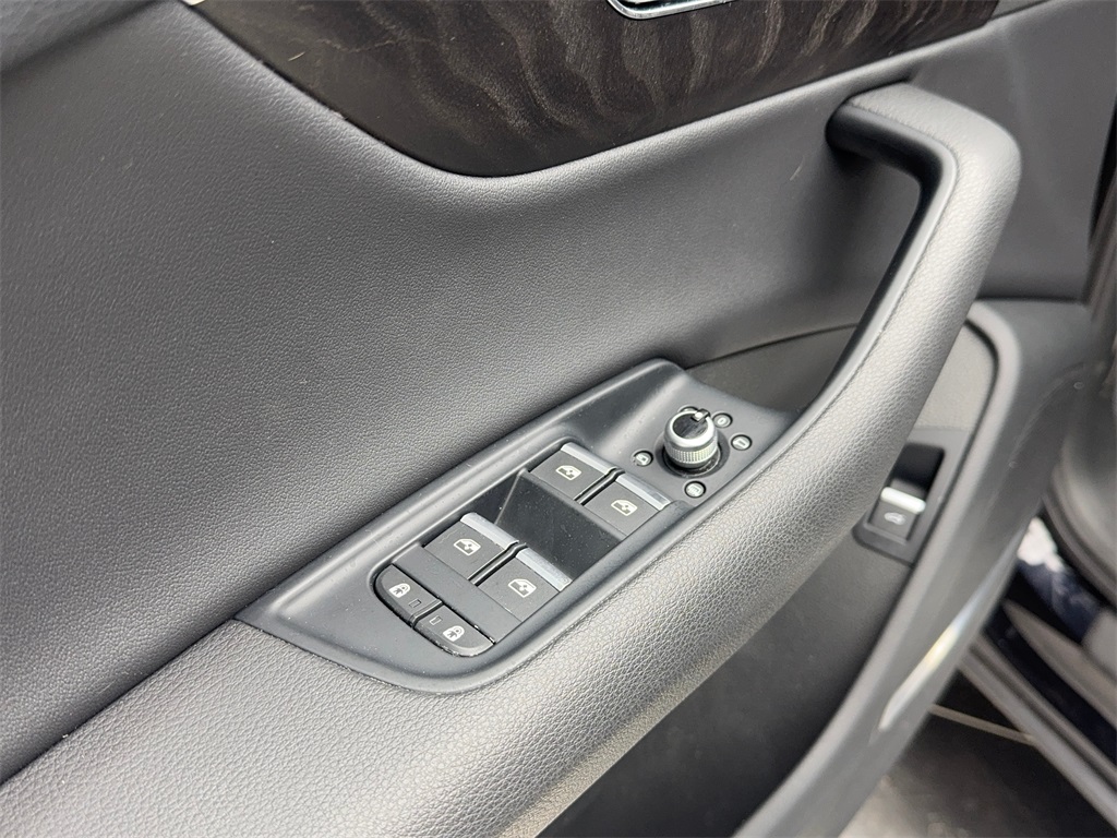 Vehicle image 37 of 57