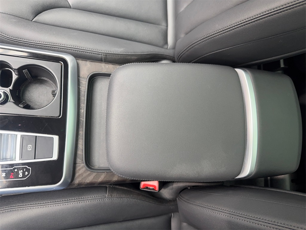 Vehicle image 31 of 57
