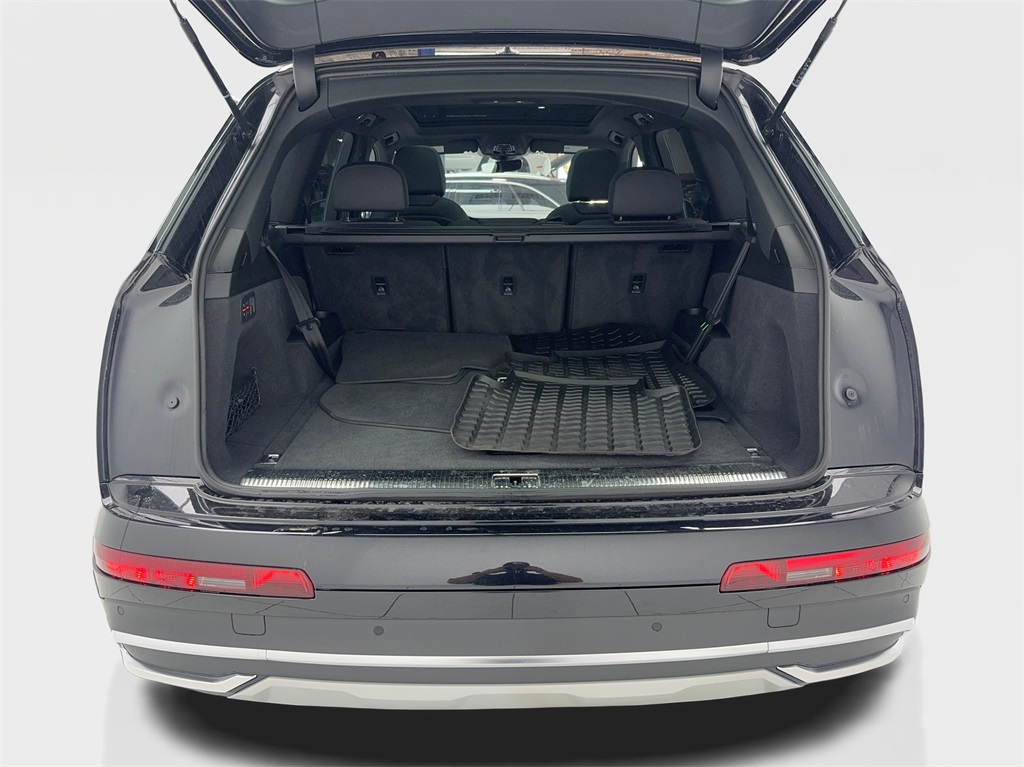 Vehicle image 13 of 57