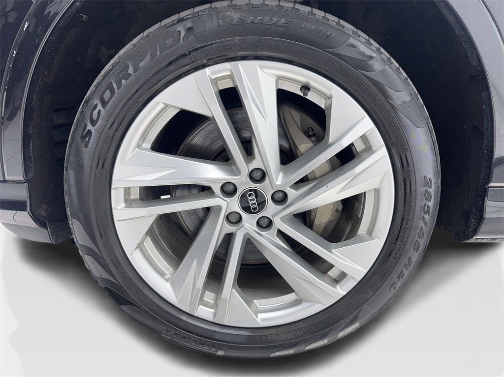 Vehicle image 51 of 57