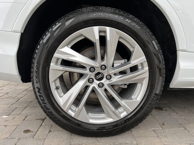 Vehicle image 81 of 91