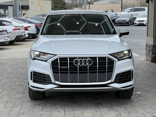 Vehicle image 5 of 91