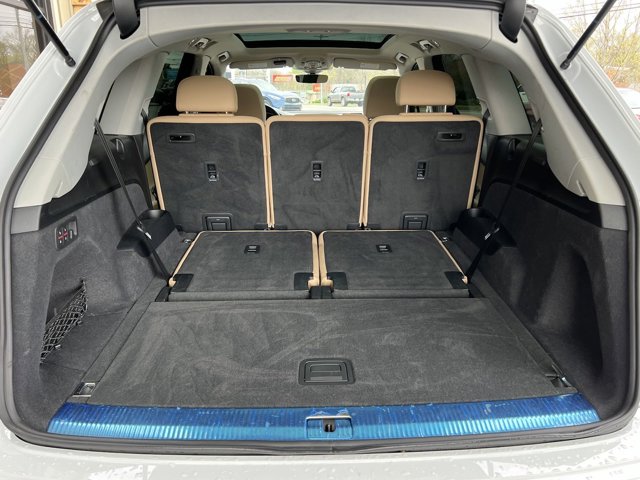 Vehicle image 60 of 91