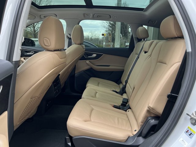 Vehicle image 62 of 91