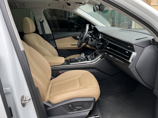 Vehicle image 55 of 91