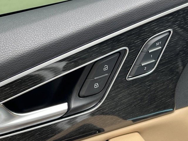 Vehicle image 65 of 91