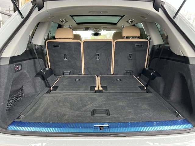 Vehicle image 61 of 91