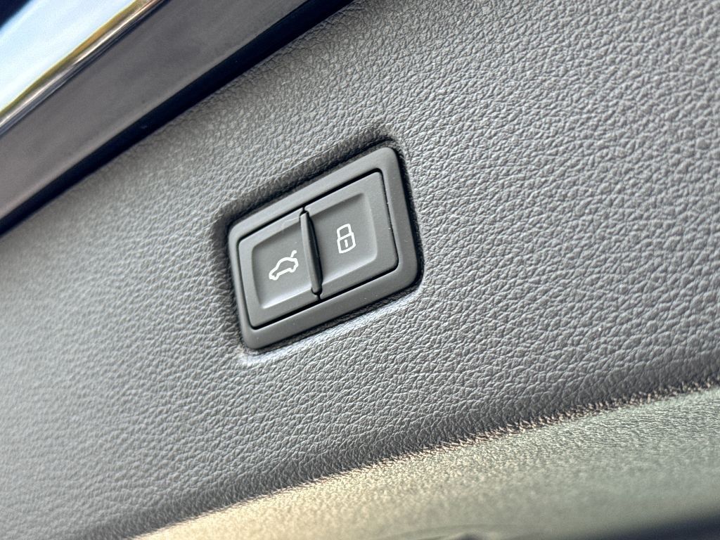Vehicle image 14 of 36