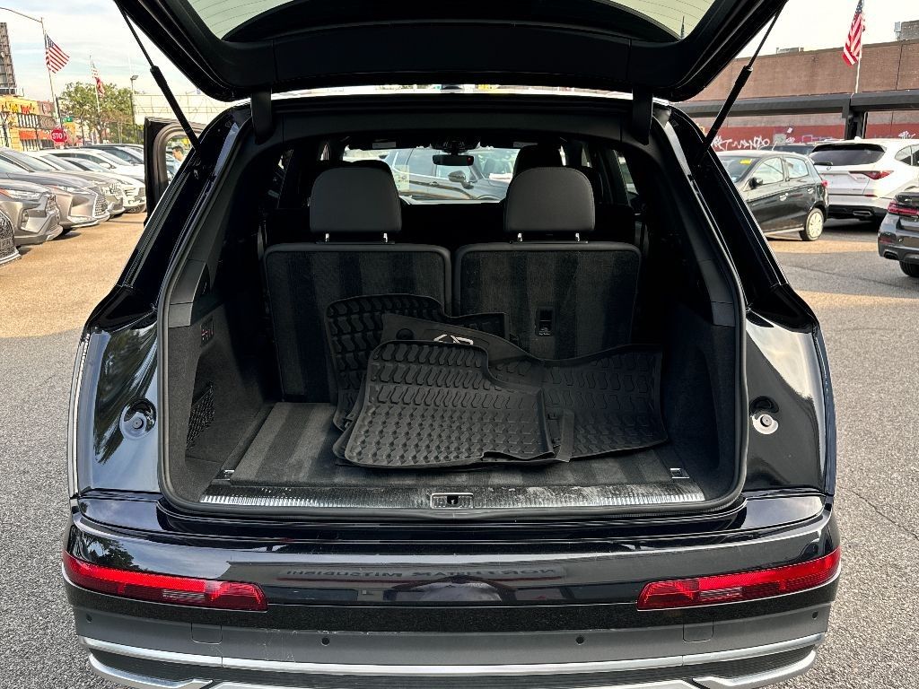 Vehicle image 12 of 36