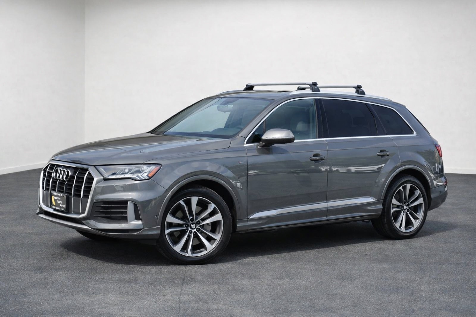 2021 Audi Q7 Premium Plus Image 2 of 30