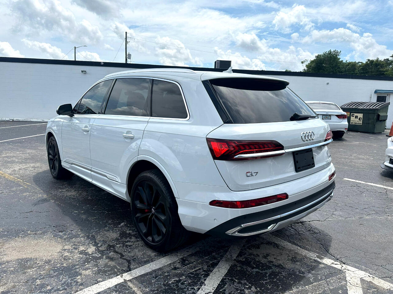 Vehicle image 7 of 19