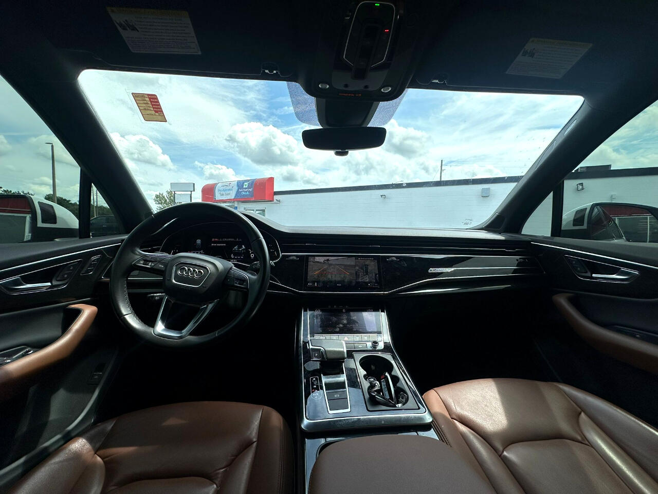 Vehicle image 11 of 19